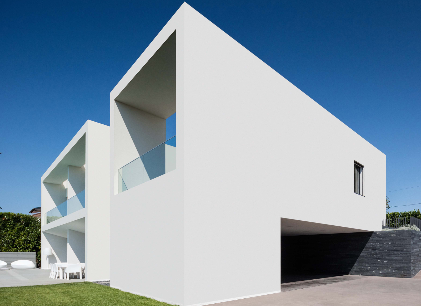 Touguinhó II House by Raulino Silva Arquitecto | International Residential Architecture Awards 2019